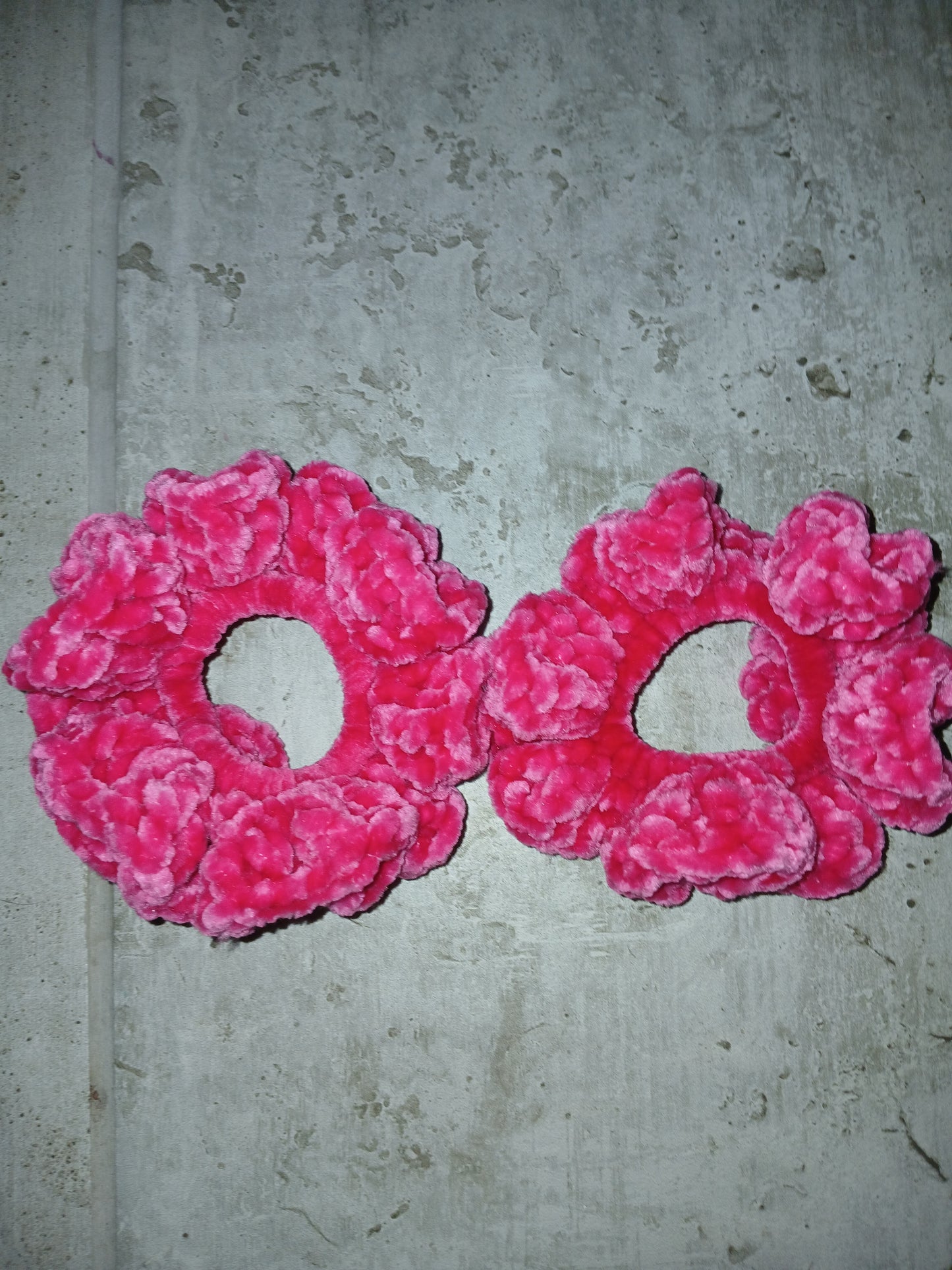 Free Love Scrunchies (2 Pack)